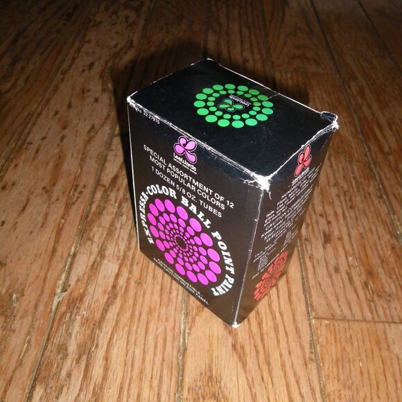 LeeWards Special Assortment of 12 5/8 oz. Tube Oil Based Artist Paints - Picture 2 of 3